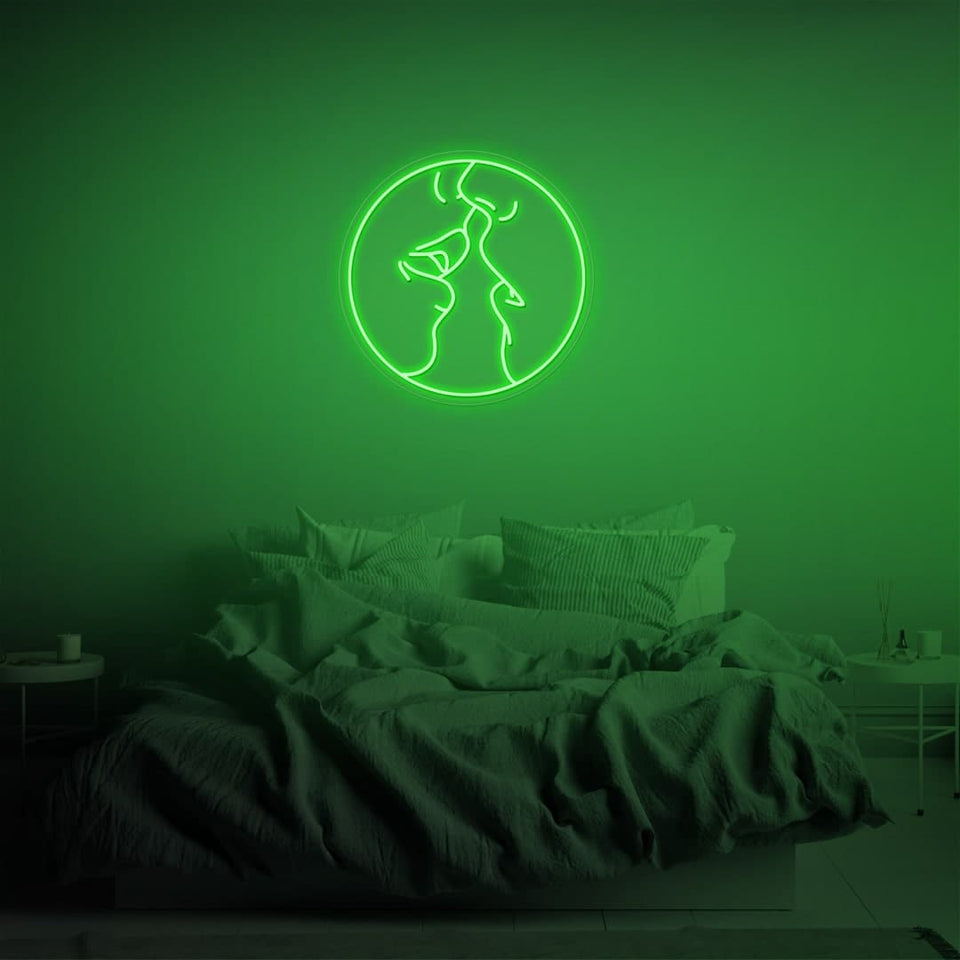 KISS GREEN COLOR NEON SIGN