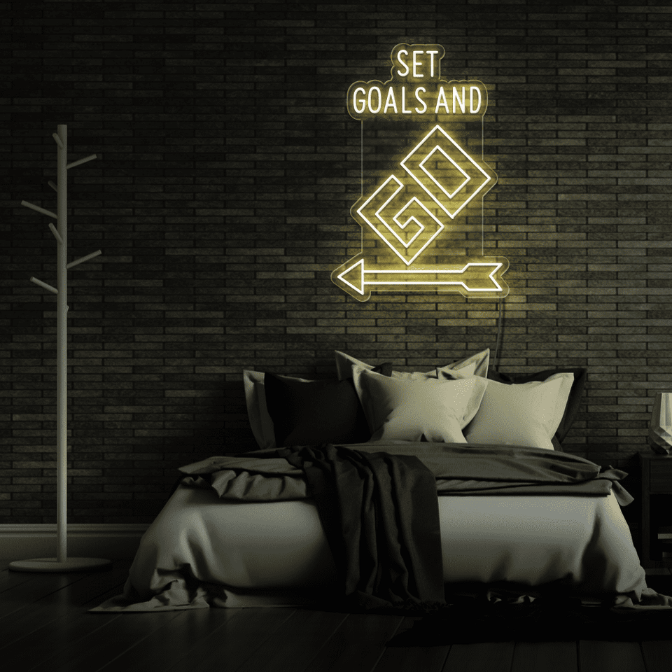SET GOALS AND GO GOLDEN YELLOW COLOR LED NEON SIGN
